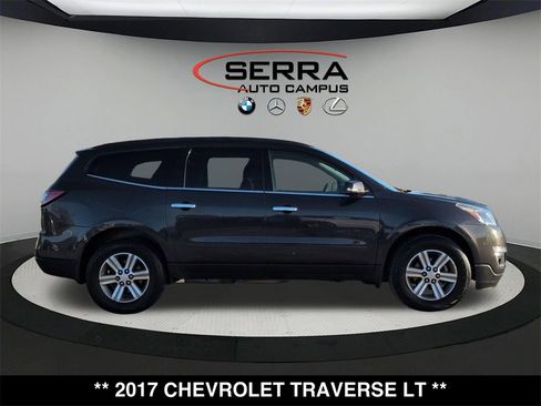 Used 2017 Chevrolet Traverse LT image 12