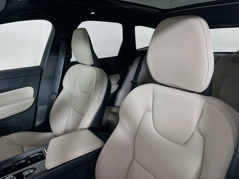 Used 2026 Volvo XC60 B5 Plus w/ Protection Package Premier AWD/4WD image 8