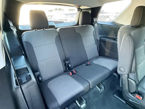 Used 2018 Chevrolet Traverse LT image 31