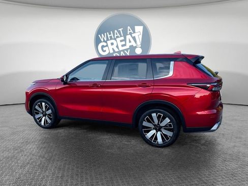 New 2025 Mitsubishi Outlander SE image 6