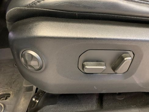 Used 2024 Jeep Wrangler Unlimited Rubicon 4xe AWD/4WD image 18