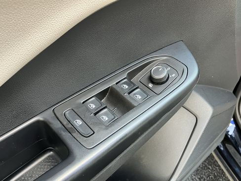 Used 2025 Volkswagen Taos S AWD/4WD image 15