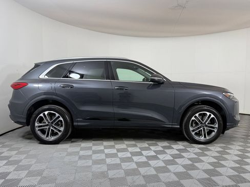 Certified 2025 Audi Q5 Premium w/ Convenience Package image 7