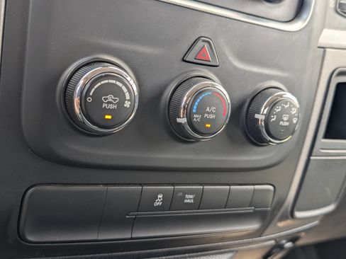 Used 2014 RAM 1500 Express RWD image 15