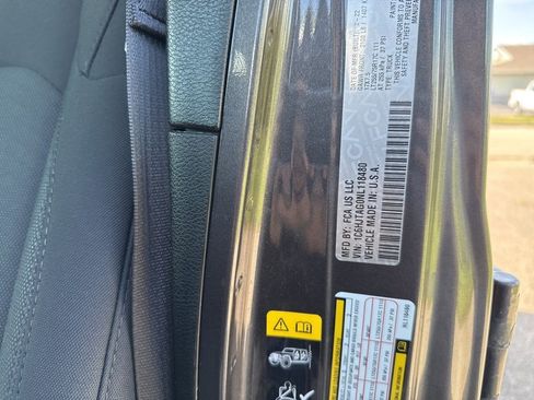 Used 2022 Jeep Gladiator Willys image 26