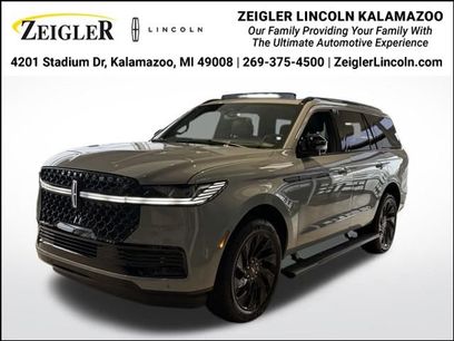 New 2026 Lincoln Navigator Reserve w/ Jet Appearance Package