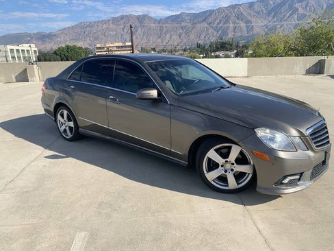 Used 2011 Mercedes-Benz E 350 Sedan image 3