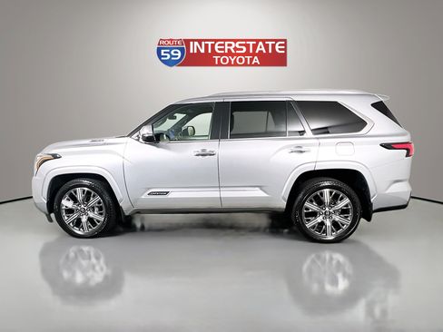 Used 2025 Toyota Sequoia Capstone AWD/4WD image 4