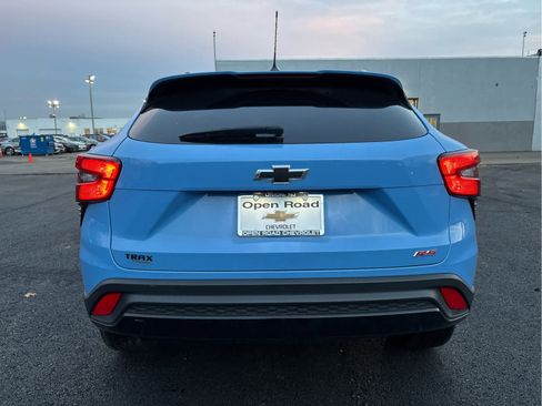 Used 2024 Chevrolet Trax RS w/ Sunroof Package image 7