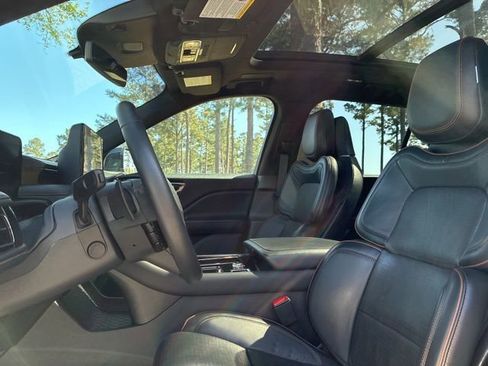 Used 2025 Lincoln Aviator Black Label image 21