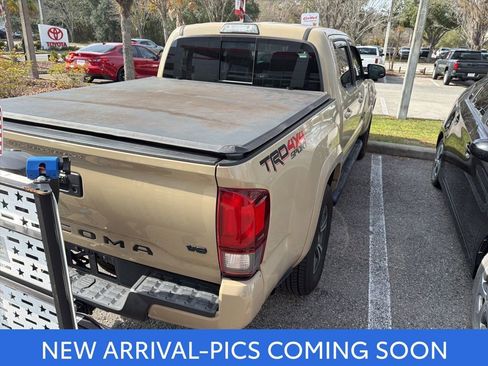Used 2019 Toyota Tacoma TRD Sport image 12