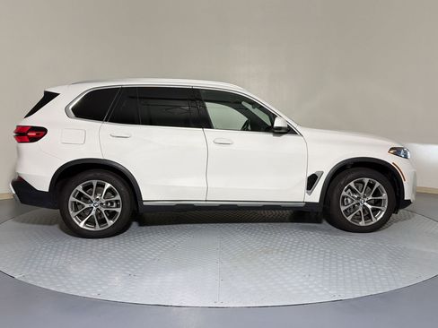 Used 2025 BMW X5 xDrive40i w/ Parking Assistance Package AWD/4WD image 7