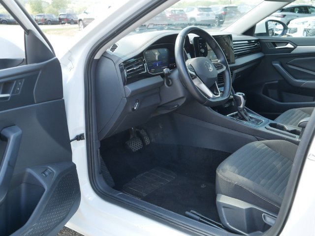 Certified 2025 Volkswagen Jetta S FWD image 12