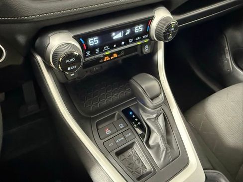 Used 2024 Toyota RAV4 XLE FWD image 25