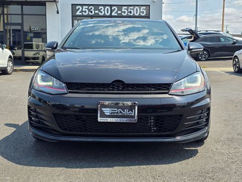 Used 2017 Volkswagen GTI SE FWD image 3