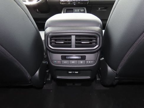 New 2025 Honda Pilot Touring image 25