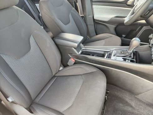 Used 2025 Jeep Compass Sport image 10