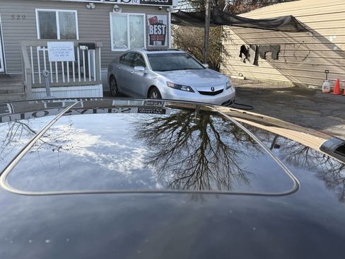 Used 2017 Ford Fusion SE w/ Fusion SE Technology Package image 19