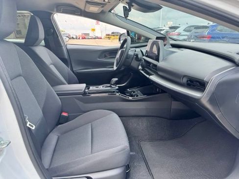 Used 2026 Toyota Prius LE FWD image 12