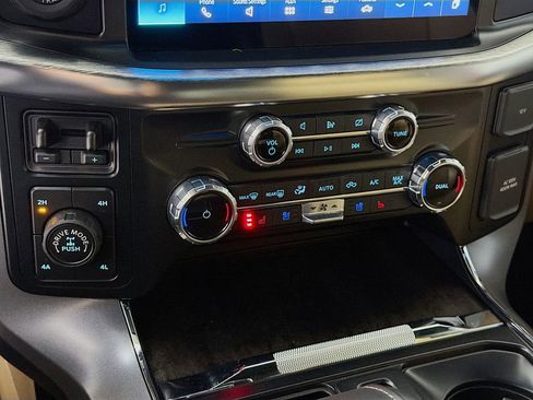 Used 2022 Ford F150 Lariat w/ Max Trailer Tow Package image 18