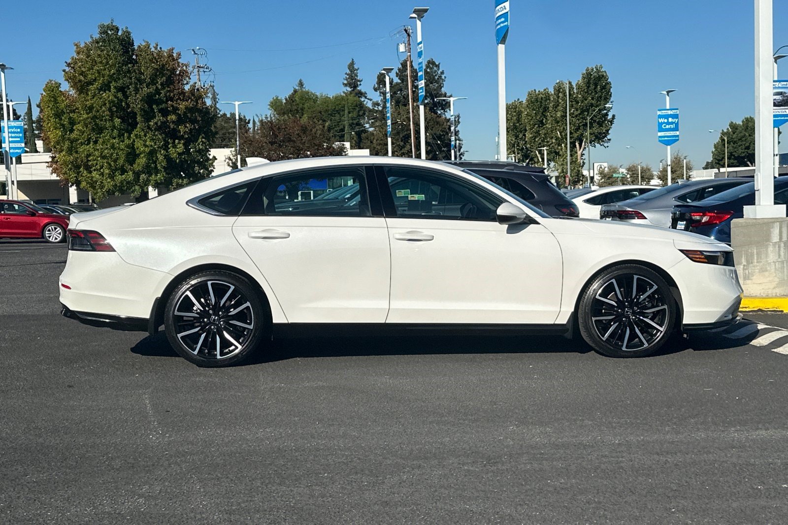 Used 2025 Honda Accord Touring image 8