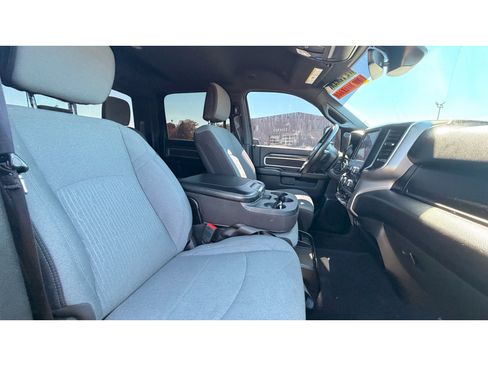 Used 2024 RAM 2500 Big Horn AWD/4WD image 9
