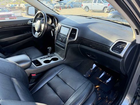 Used 2012 Jeep Grand Cherokee Laredo RWD image 14