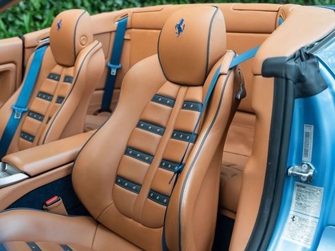 Used 2010 Ferrari California image 12