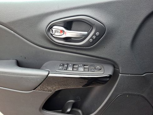 Used 2023 Jeep Cherokee Altitude Lux w/ Lux Elite Package AWD/4WD image 19