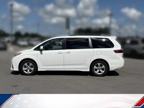 Used 2019 Toyota Sienna LE FWD image 6