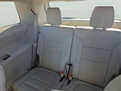 Used 2022 GMC Acadia SLT w/ Technology Package image 9