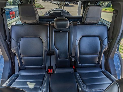 Used 2025 Ford Bronco Badlands AWD/4WD image 29