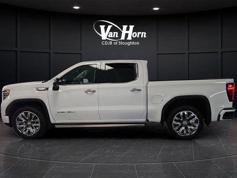 Used 2023 GMC Sierra 1500 Denali w/ Denali Reserve Package AWD/4WD image 4