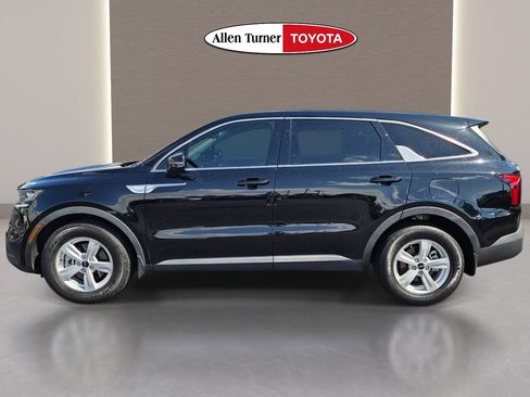 Used 2023 Kia Sorento LX FWD image 10