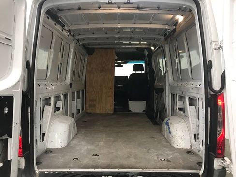 Used 2021 Mercedes-Benz Sprinter 144 Cargo image 21