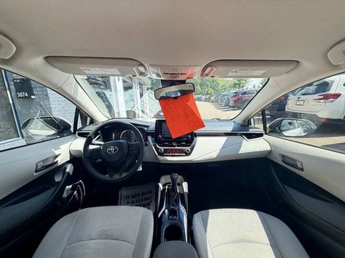 Used 2022 Toyota Corolla LE FWD image 19