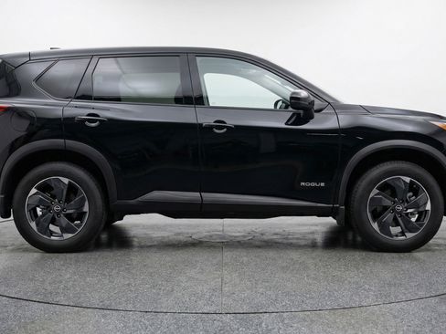 Used 2025 Nissan Rogue SV AWD/4WD image 11