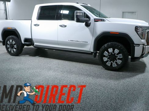 Used 2024 GMC Sierra 2500 Denali w/ Denali Reserve Package AWD/4WD image 6