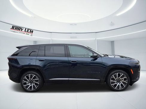 New 2025 Jeep Wagoneer S Limited AWD/4WD image 7