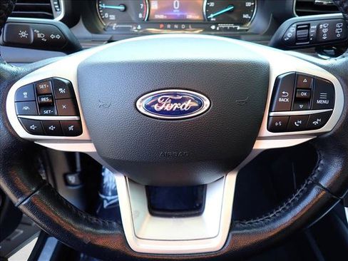 Used 2022 Ford Explorer Limited w/ Equipment Group 301A AWD/4WD image 19