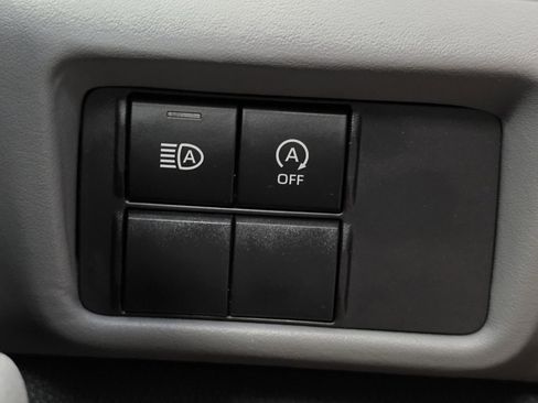 Used 2023 Toyota Highlander L FWD image 29