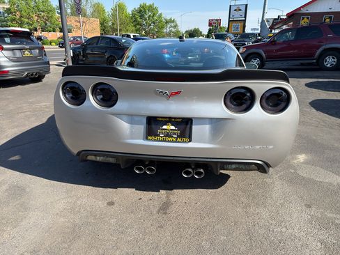 Used 2005 Chevrolet Corvette Coupe w/ Preferred Equipment Group RWD image 6