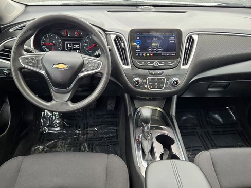 Used 2022 Chevrolet Malibu LT image 15