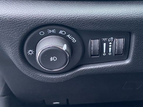 New 2026 Chrysler Pacifica Select image 14