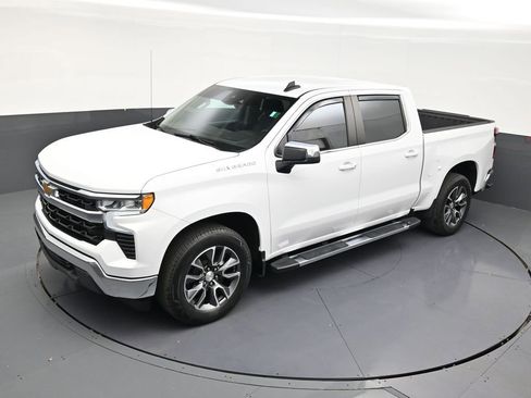 Used 2024 Chevrolet Silverado 1500 LT RWD image 13