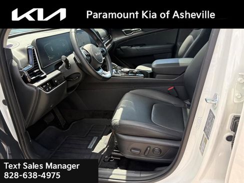 Certified 2025 Kia Sportage EX w/ EX Premium Package AWD/4WD image 18