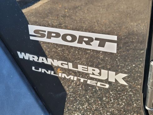 Used 2018 Jeep Wrangler Unlimited Sport S image 4