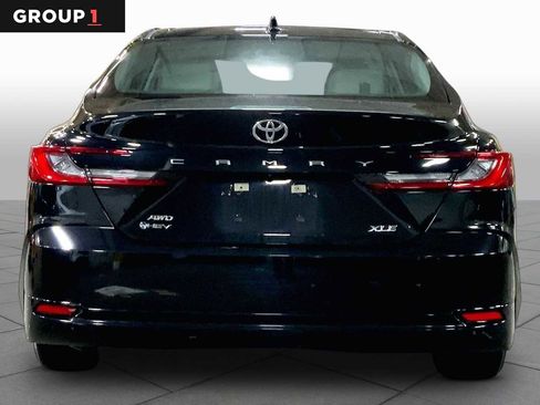 Used 2025 Toyota Camry XLE AWD/4WD image 5