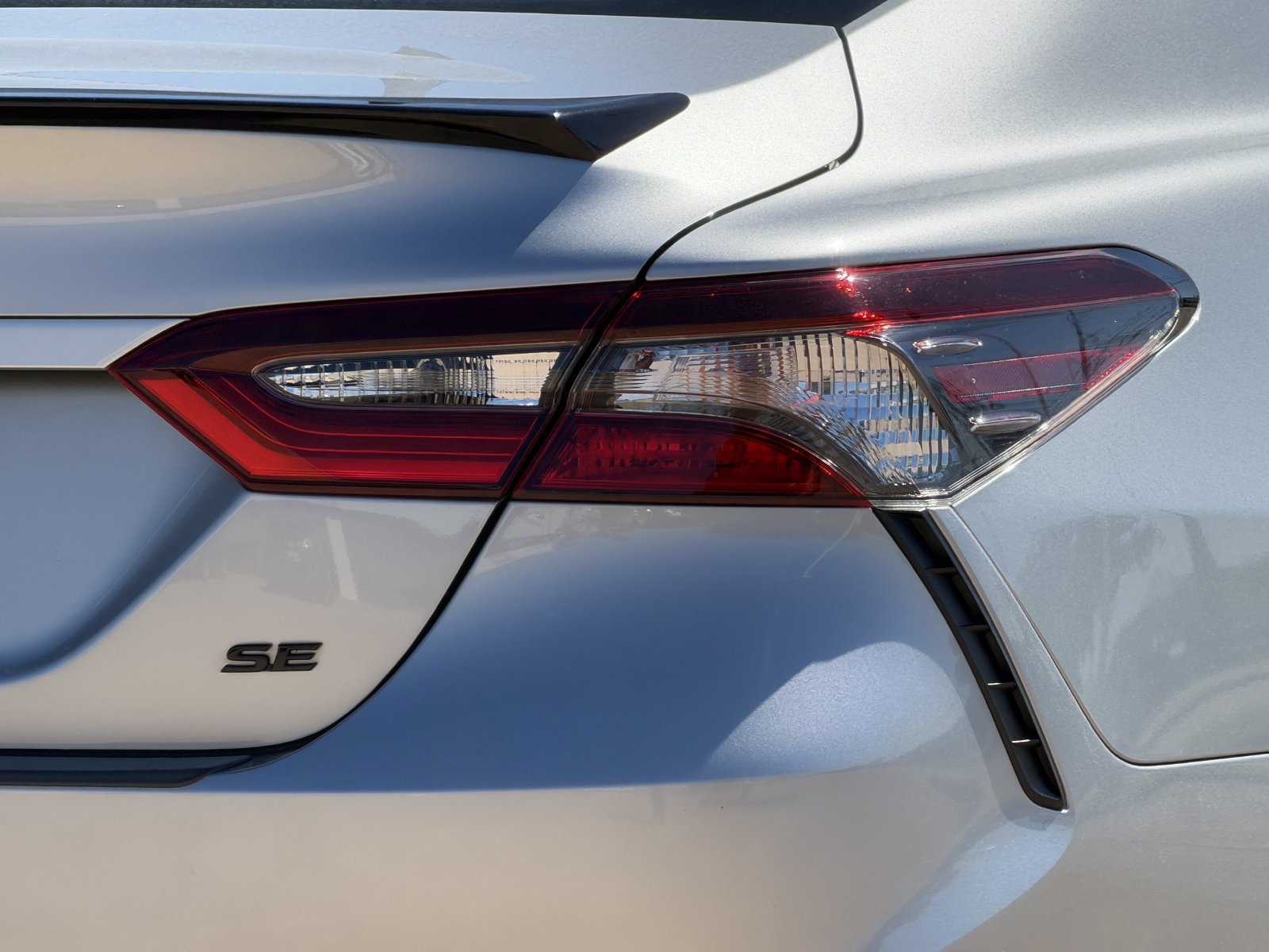 Used 2022 Toyota Camry SE FWD image 11
