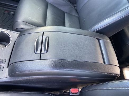 Used 2019 Toyota Highlander XLE image 42